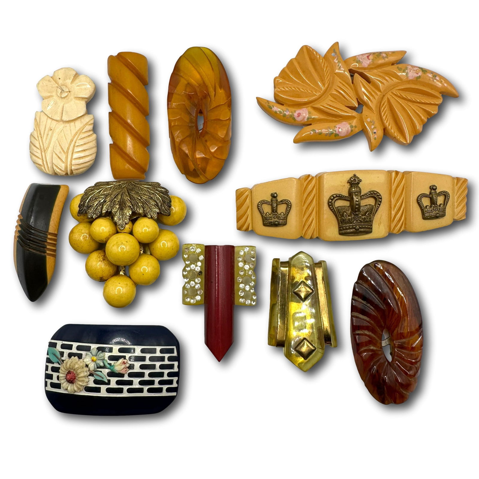 Grouping of Vintage Bakelite and Celluloid Pins and Clips (1 of 14)
