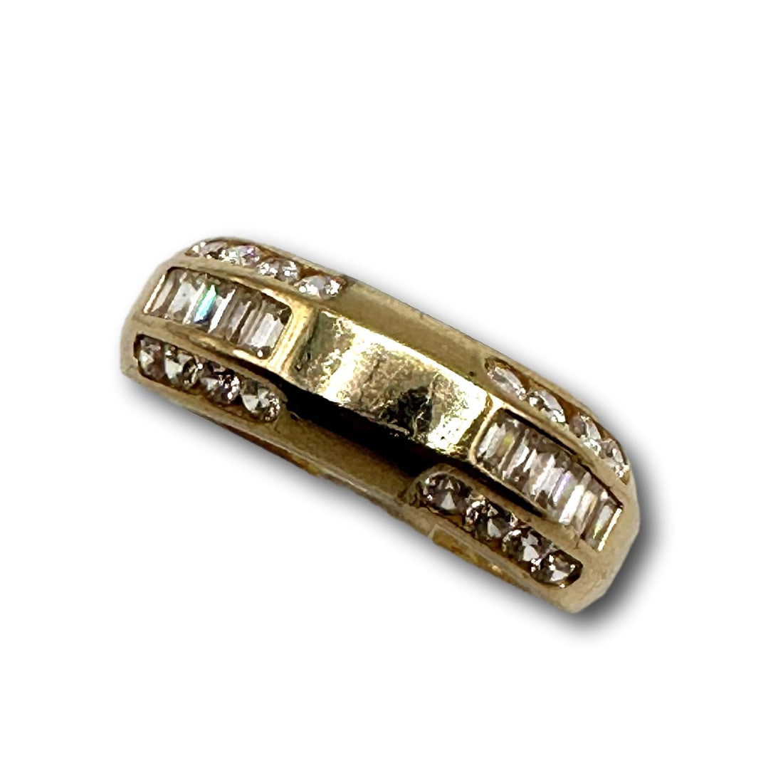 14k Gold Ring with Cubic Zirconia Stones: Weighs 5 grams, size 10. Refer to photos for additional condition information as they are a part of the description. Please note lots may show signs of wear commensurate with age and use, and the lack