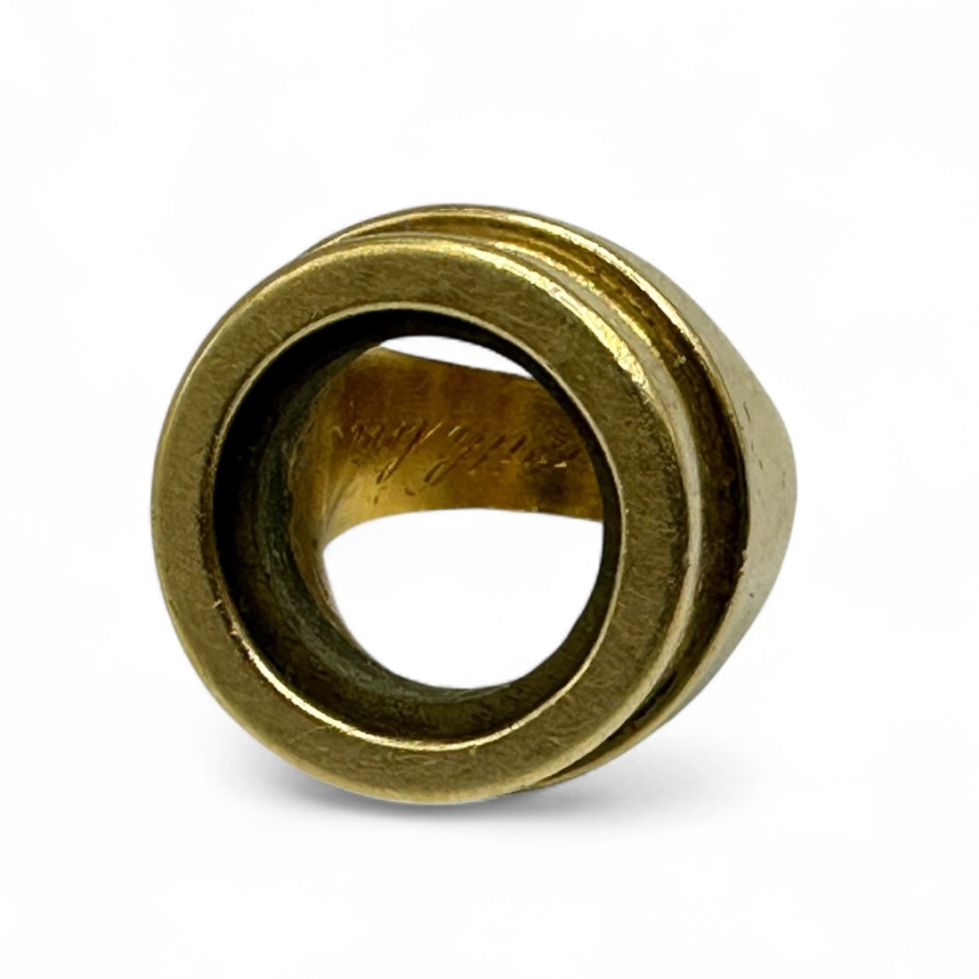 Iconic William Fredericks 18K Gold Ring: Unique 18K Gold Ring has a screw-off top in order to insert a coin. This is one of two identical rings that belonged to long-time friends of the silver/goldsmith artist William Fredericks. The coin it
