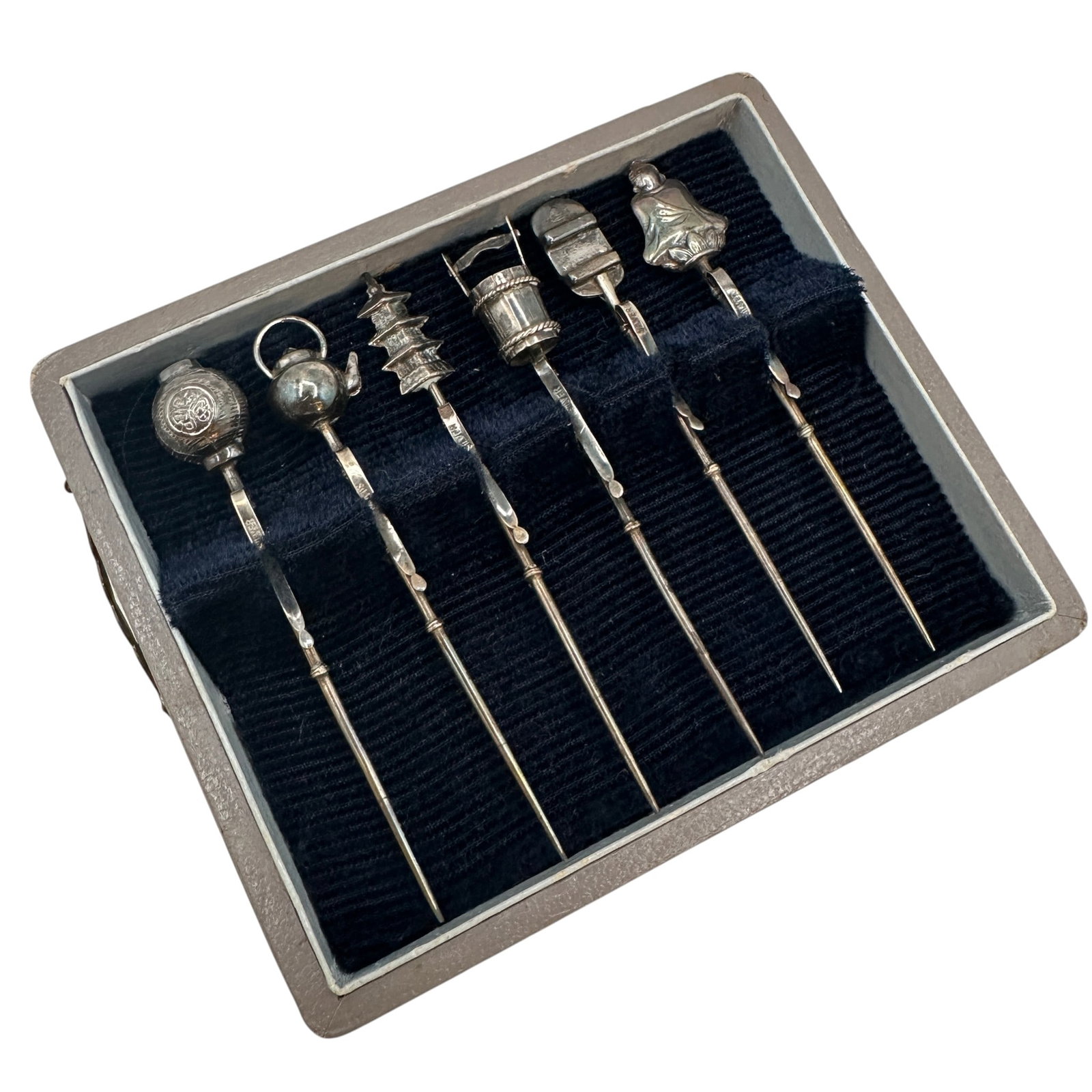 Collectible Vintage Japanese Olive Picks with Side Clips: 12 Grams total. Please review photos for more details as they are a part of the description. Item is being sold as found from an estate collection and may show signs of age, use, wear, imperfections,