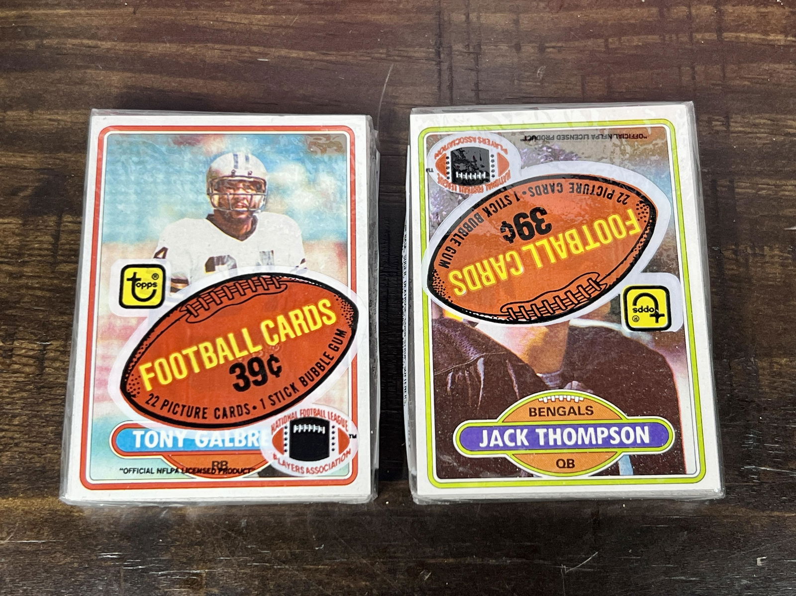 (2) 1980 Topps Football Cello Packs Factory Sealed ~ Simms Rookie (1 of 2)