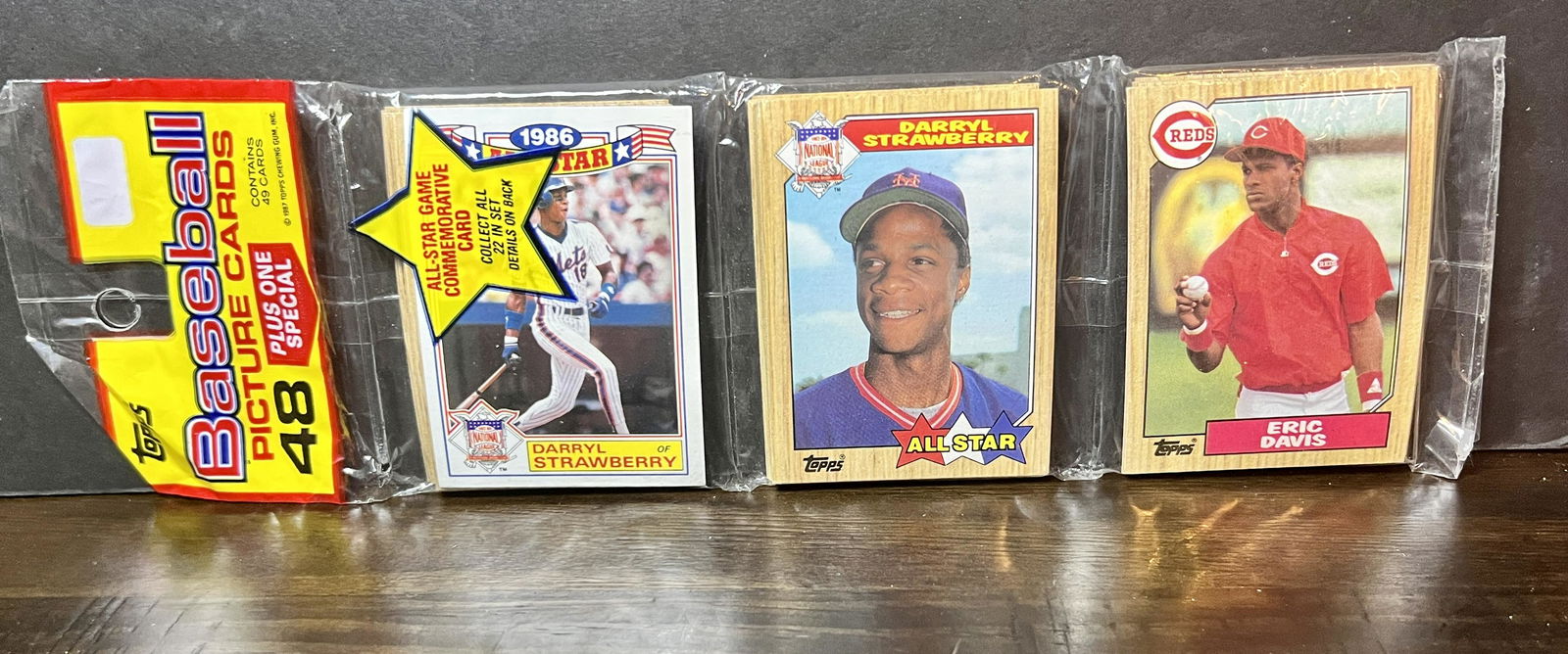 1987 TOPPS BASEBALL RACK PACK W/ DARRYL STRAWBERRY TWICWE ON TOP! (1 of 2)