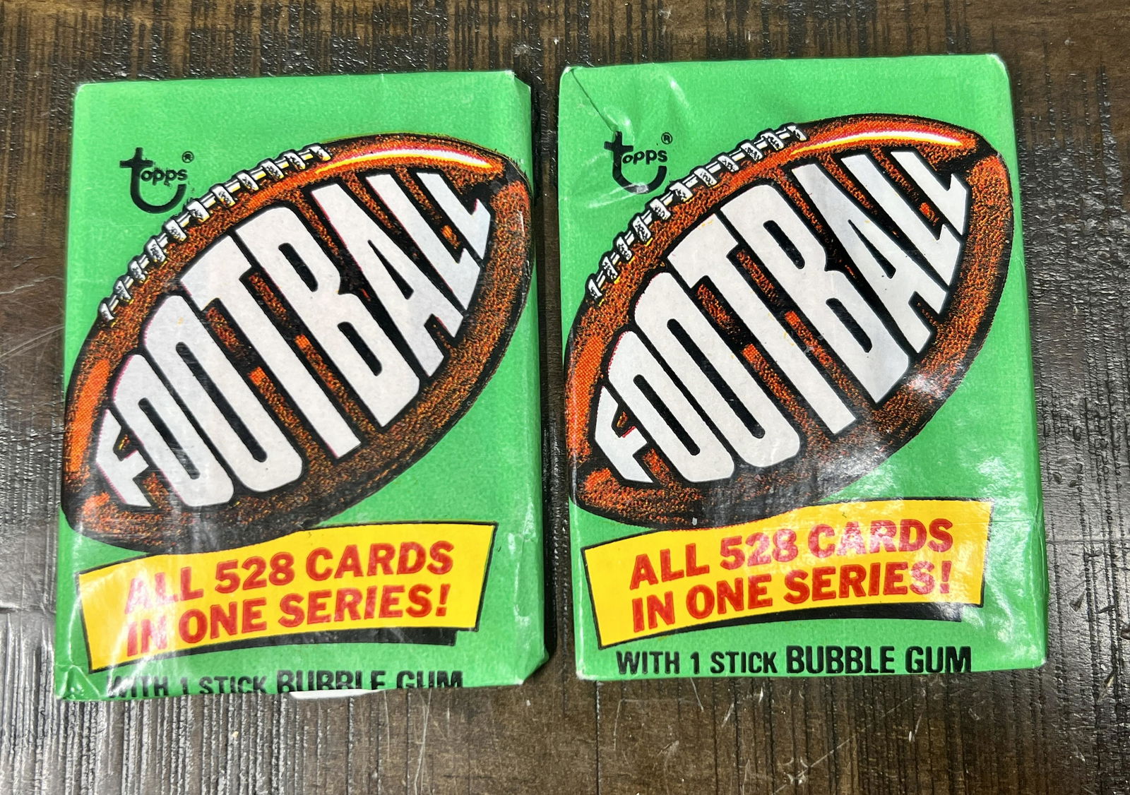 1974 Topps Football 2 Card Wax Packs - Lot of 2: 1974 Topps Football 2 Card Wax Packs - Lot of 2