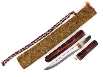 Very Rare and Fine Japanese WWII era Tanto Dagger Knife SIGNED: Japanese Taisho or Showa period tanto. This tanto is hand forged and water tempered by a Gendaitosmith named Yorimasa and is signed as such on its tang. It has been assumed that Yorimasa ran a smithy
