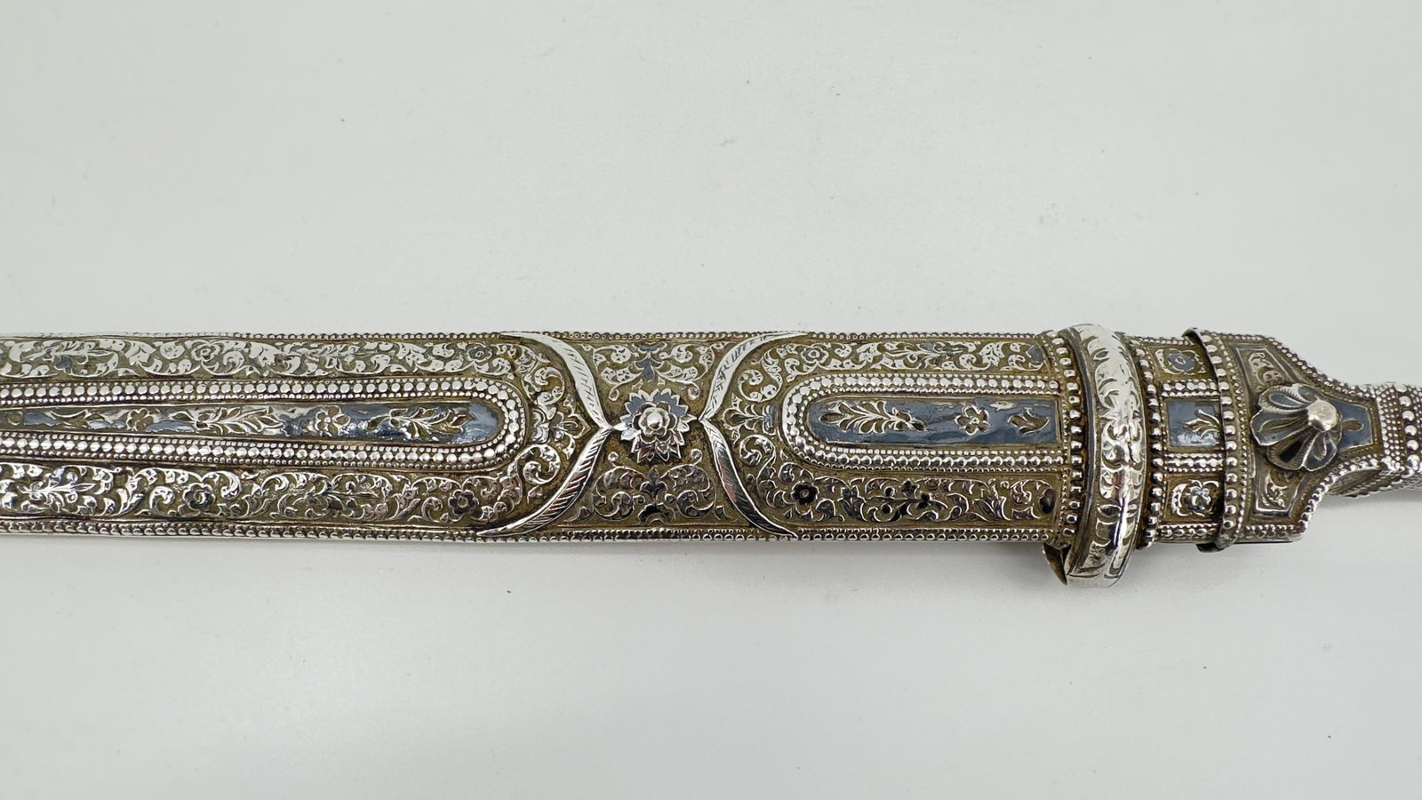 Very Nice Quality Silver Mounted Kindjal Dagger. North Caucasus. The Silver Sheath Of The Dagger Is (1 of 18)