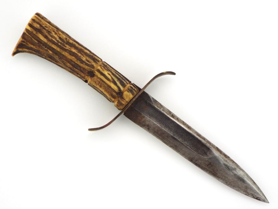 American theater made WWII fighting knife with stag handle (1 of 18)