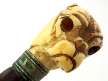 British WWI era Swagger Stick Trench Fine Carved Handle, Depicting A Dog’s Head