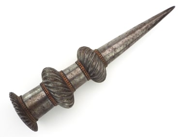 Beautiful Antique Indian Islamic Mogul Warrior Heavy Spear With Lance Head. Possibly WOOTZ.