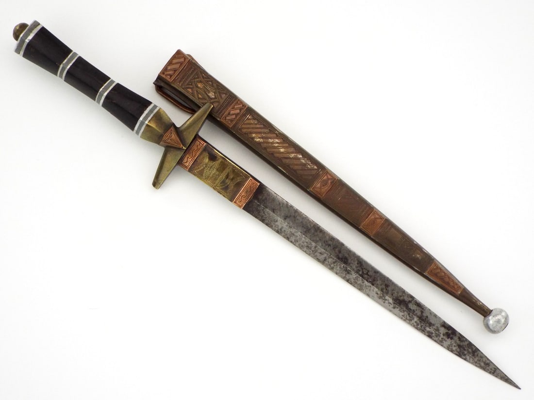 Very Good Quality Tribal Dagger North African Tuareg People. (1 of 12)