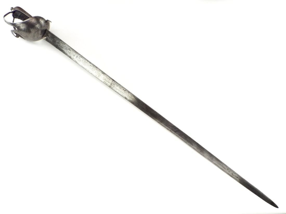Antique Spanish Walloon Horsman Battle PALASH Basket Hilt Sword: Antique Spanish Walloon Horsman Battle PALASH Basket Hilt Sword. Full Length 41 inch Blade Length 35 inch