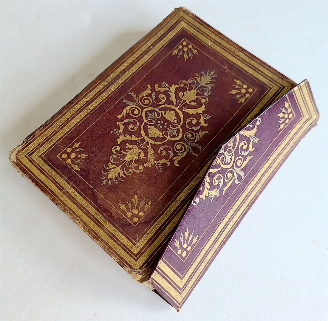 19th CENTURY MANUSCRIPT KORAN ISLAMIC antique ILLUMINATED QURAN: Arabic manuscript. Koran. 19th century. probably Persian. black ink on paper, wide gold bars, sentence separation by gold dots. Good condition, some wear. Beautiful title pages are partially damaged a