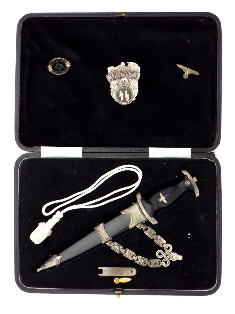 Fine MINIATURE German SS Cased Chained  Dagger with  Accoutrements (1 of 20)
