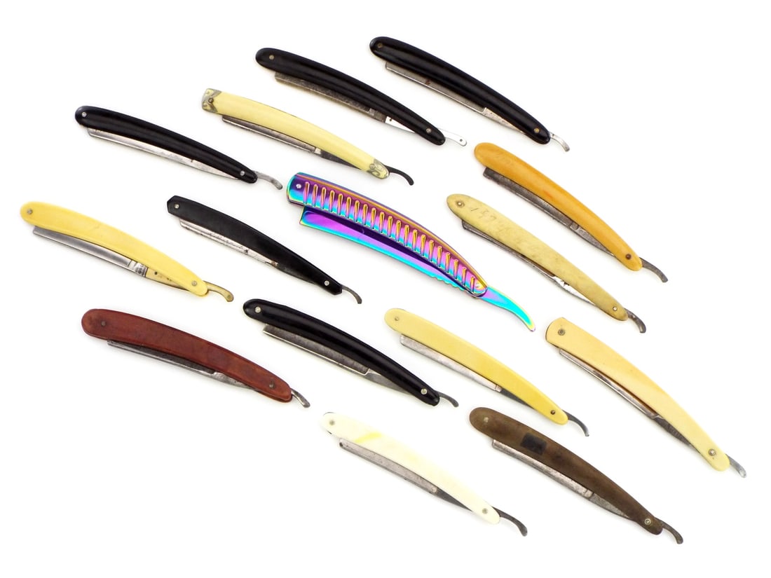 Dealer Lot of Old Straight Razors (1 of 6)