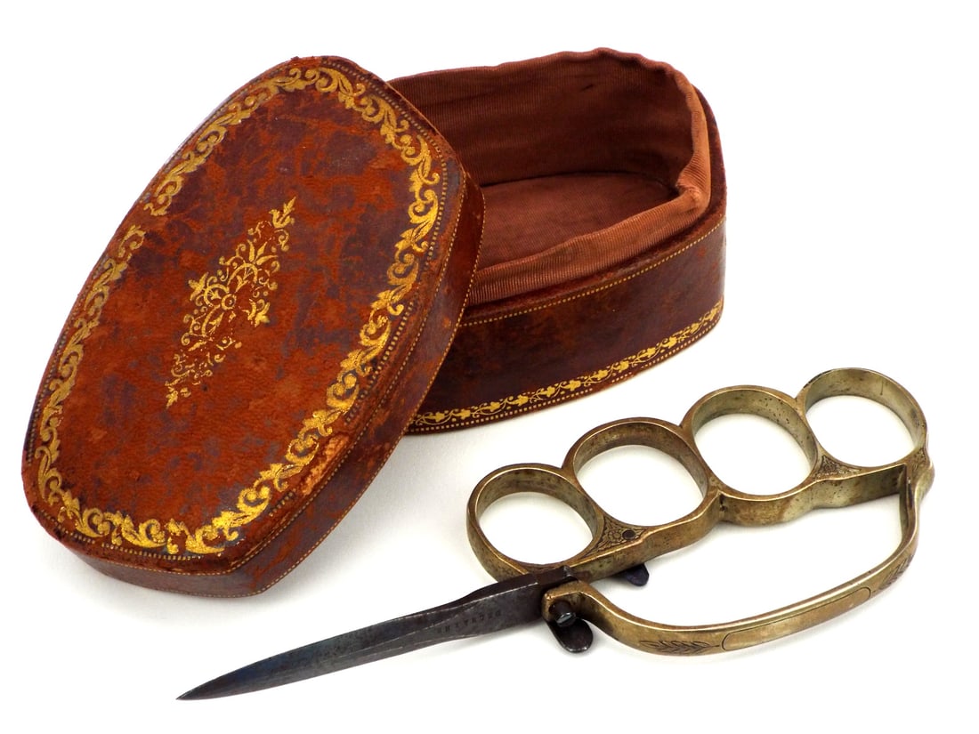 An Extremely Rare 19th. Century French Or Belgian Combination Knuckle Knife (1 of 20)