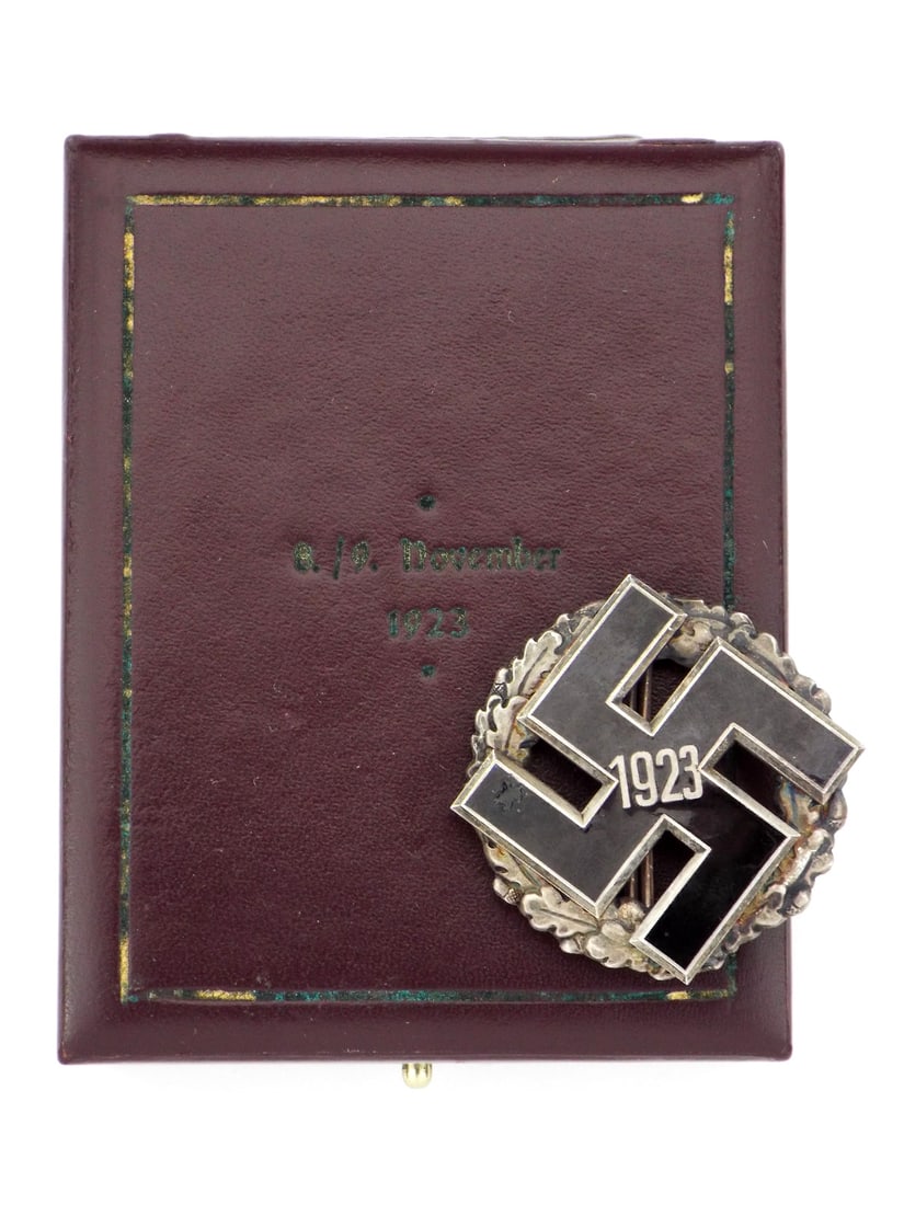 Very RARE German WWII Tradition Gau Badge in Original Box (1 of 7)