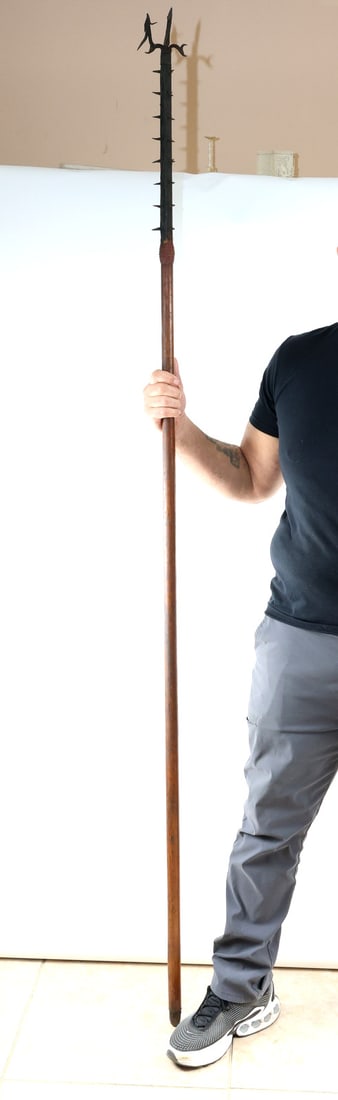 Japanese Edo Period Polearm Sodegarami on its Original Wood Shaft.: Japanese Edo Period Polearm Sodegarami on its Original Wood Shaft. Full length 81.5 inches