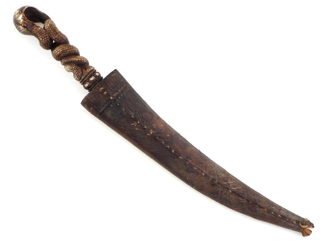 Antique Unusual Mughal Mogul Indian Dagger with Carved Snake Handle. (1 of 17)