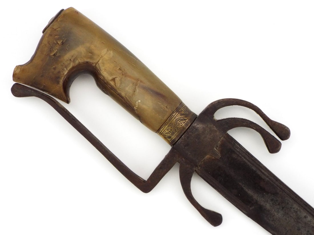 Antique Islamic Arabic Moroccan Arab NIMCHA Sword, Fine Carved Handle. (1 of 14)