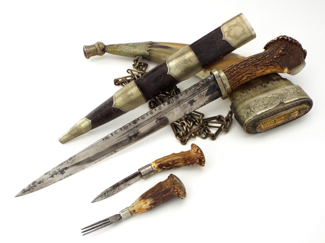 Fine Victorian Scottish Dirk With Stag Horn Grips With Matching Powder Horn (1 of 20)