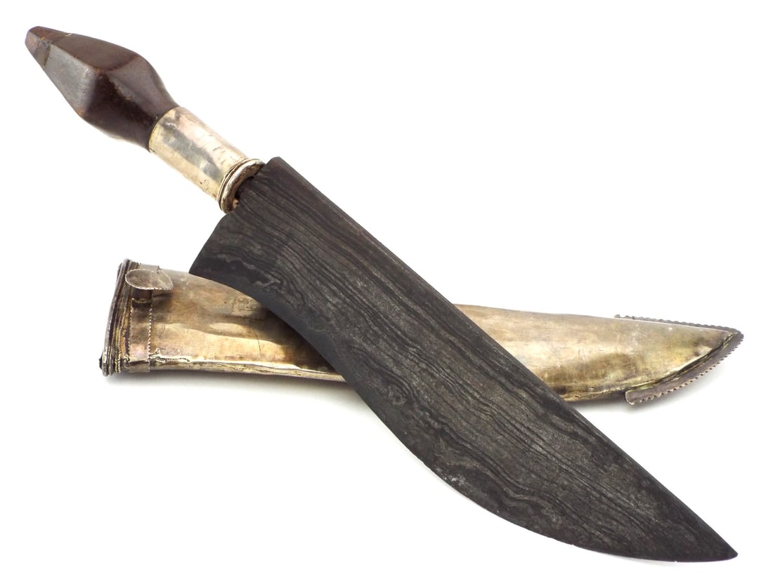 Antique Indonesian Dagger, Silver Mounts and Heavy Damascus Steel Blade (1 of 12)