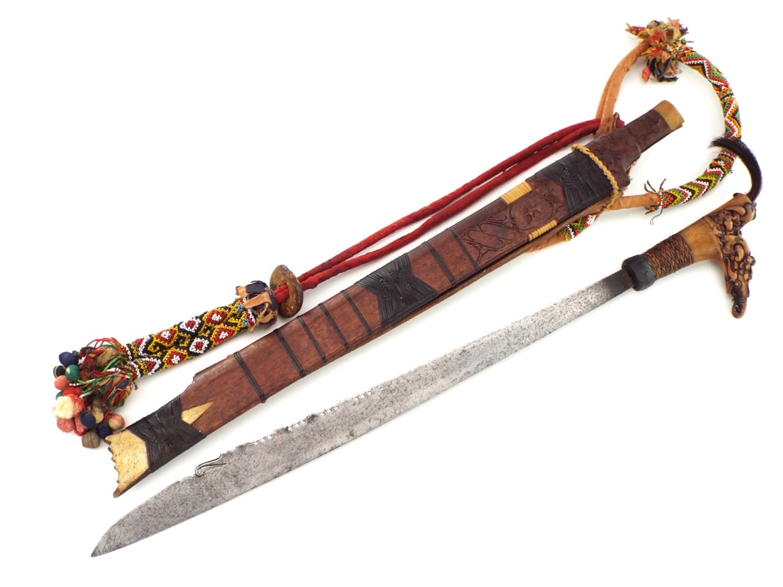 Antique Indonesian Borneo Dayak Headhunters MANDAU Sword Dagger Fine Carved Grip (1 of 12)