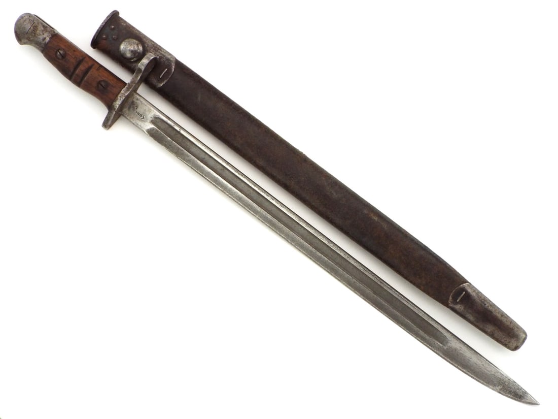 British WWI Bayonet by EMINGTON Dated 1913 (1 of 17)