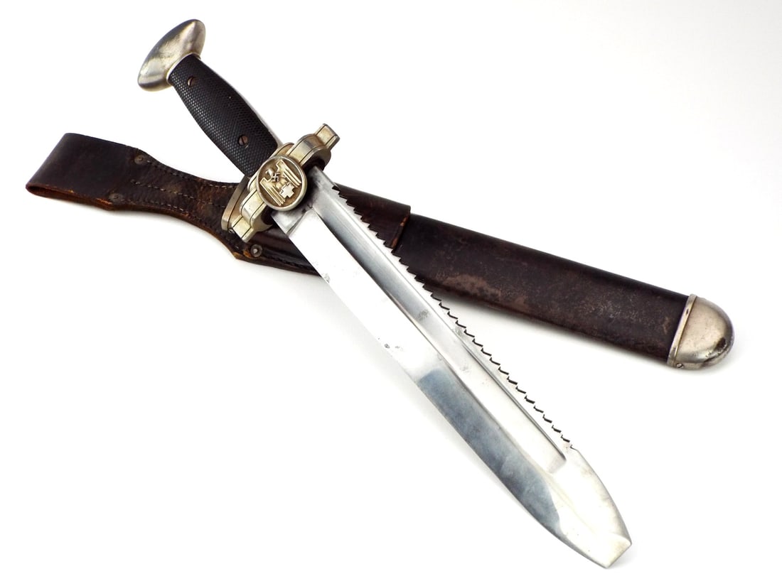 German WWII Red Cross Hewer Dagger with Frog (1 of 14)