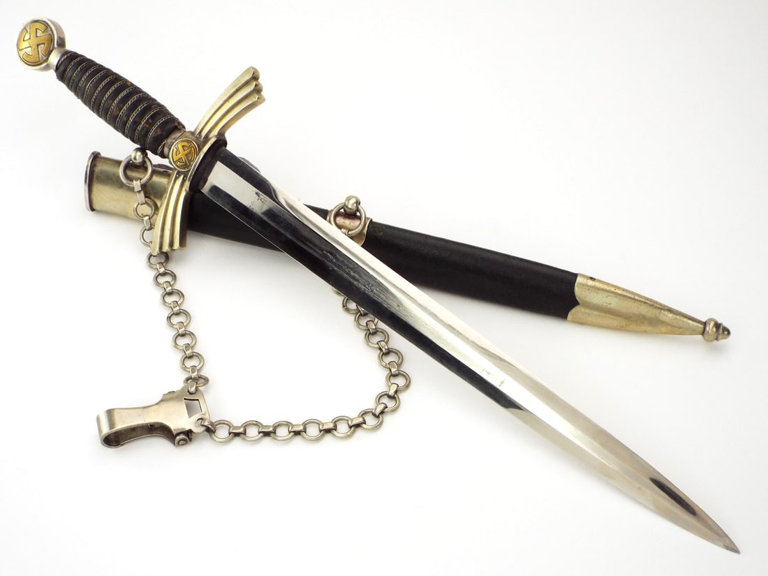 Outstanding German WWII Luftwaffe 1st Model Officers Dagger (1 of 16)