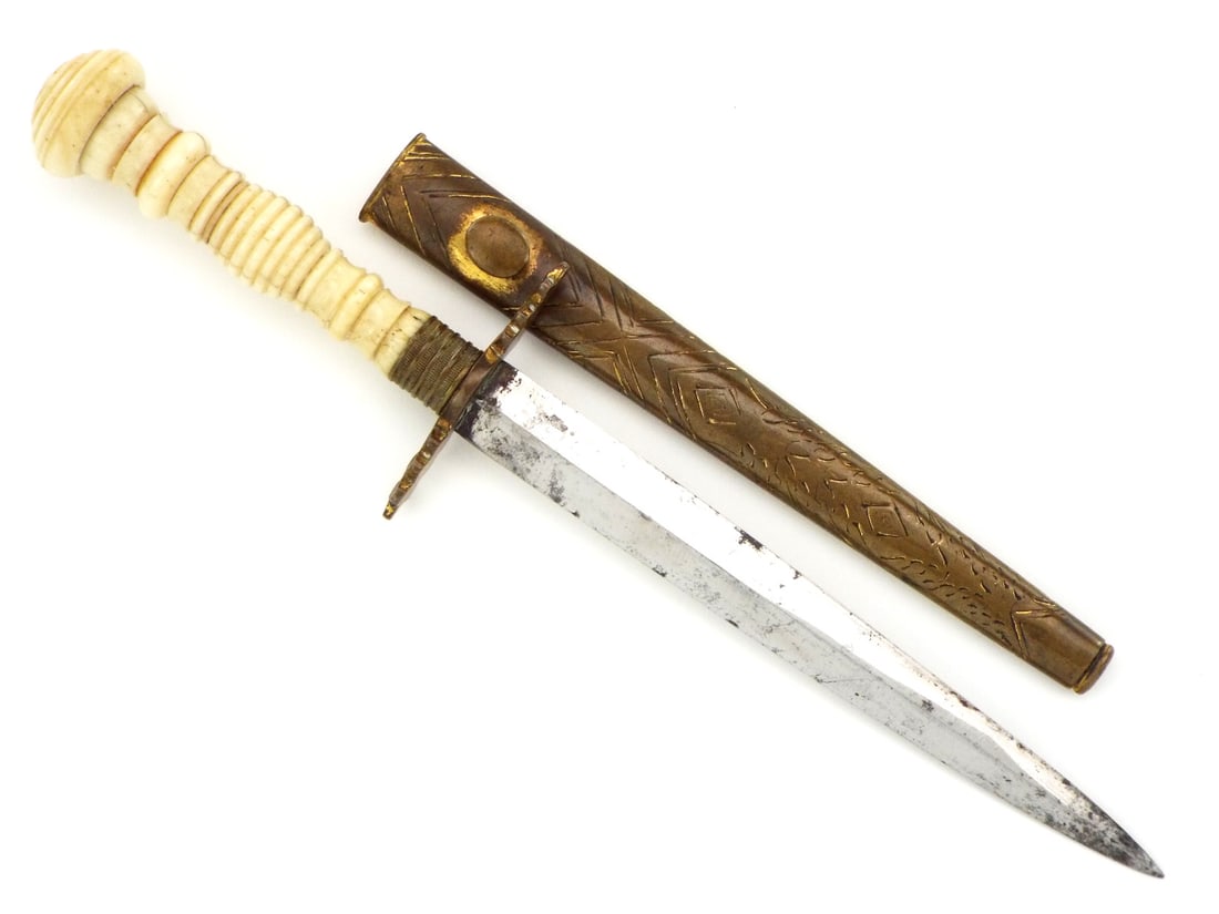 English Georgian Napoleonic War era naval officer’s dirk with exquisite carved bone hilt: English Georgian Napoleonic War era naval officer’s dirk with exquisite carved bonehilt and double edged polished blade, circa 1820. Full Length 8.5 Inches Blade Length 5 Inches