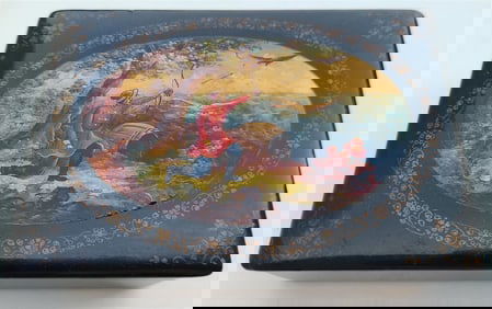 RUSSIAN MSTERA LACQUER BOX HAND PAINTED VINTAGE unique