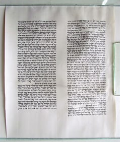 TORAH SCROLL FRAGMENT MANUSCRIPT VELLUM ANTIQUE BIBLE GENESIS 19:35-21:28