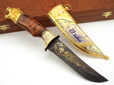 Fine Quality Russian Presentation Hunting Knife with Damascus Blade