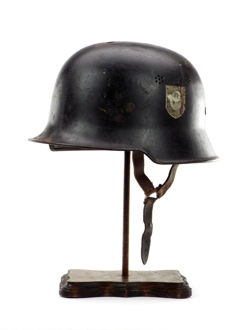 German WWII Police Double Decal Helmet (1 of 16)