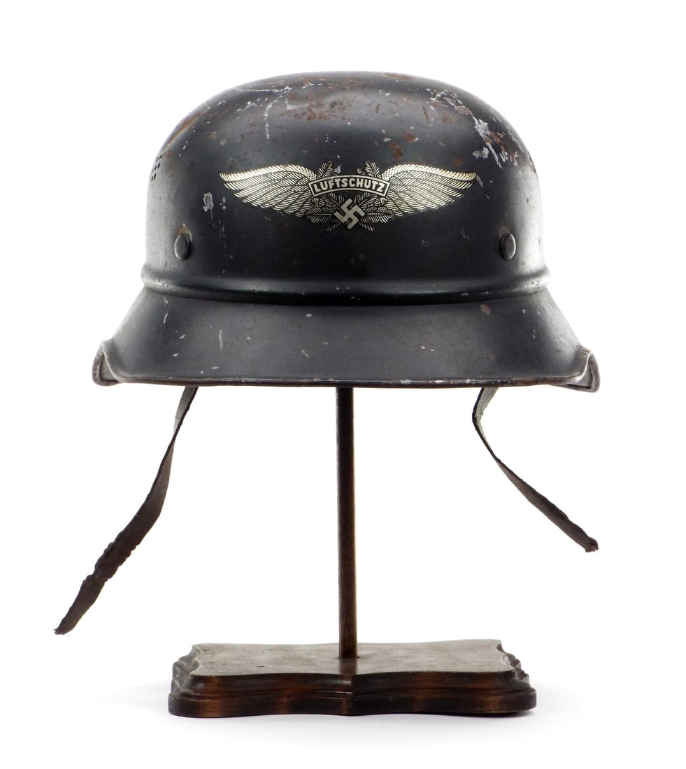 German WWII Luftschutz Helmet (1 of 14)