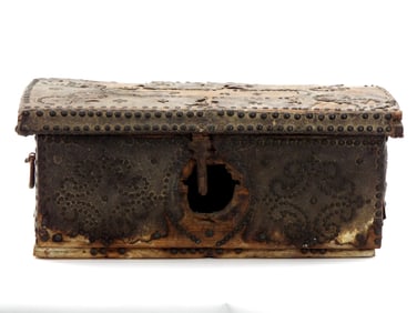 Rare 18th. C. American Revolutionary War era Leather Covered Trunk