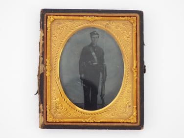 Civil War Tintype Photo Armed Union Soldier