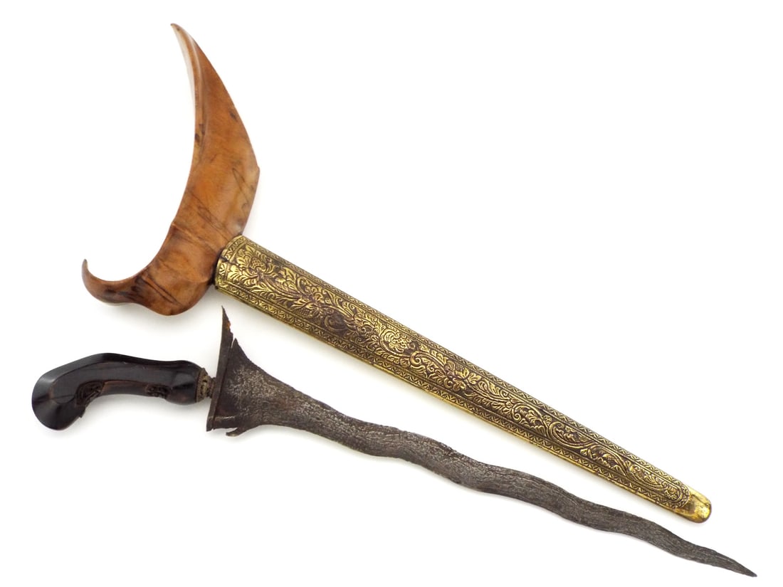 Antique Asian Indonesian Malaysian KRIS Dagger Sword with Damascus Steel Blade. (1 of 17)