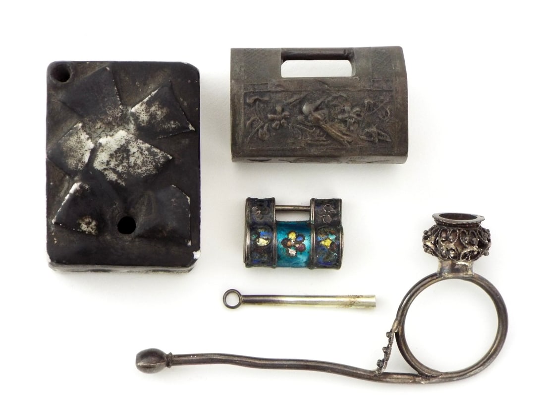 Rare Antique Silver Pipe & Chinese Locks (1 of 10)