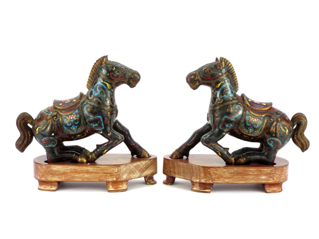 Antique Pair Chinese Cloisonne Enamel Horse Statues: Antique Pair Chinese Cloisonne Enamel Horse Statues. Full Length 6.5 Inches