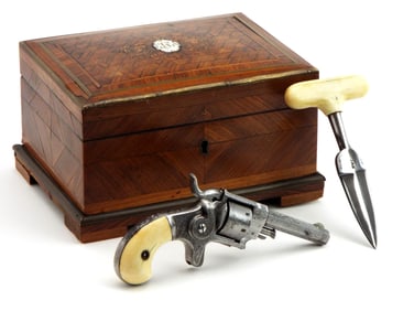 American Gamblers Boxed FINE Handle Revolver & Push Dagger