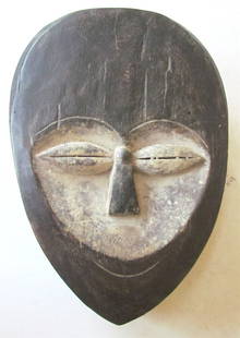AFRICAN TRIBAL MASK WOODEN VINTAGE or ANTIQUE from GABON: Hand carved. Size 7.5 by 11". Thickness 3.5". Very good condition.