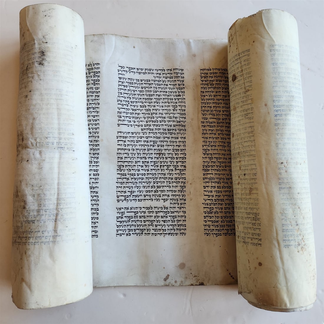 TORAH SCROLL FRAGMENT MANUSCRIPT on VELLUM antique BIBLE EXODUS 21:28-34:35 (1 of 14)