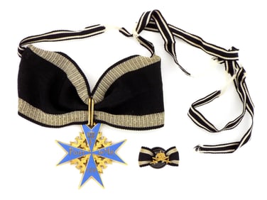 Imperial German Full Size BLUE MAX Pour Le Merite Boutonniere