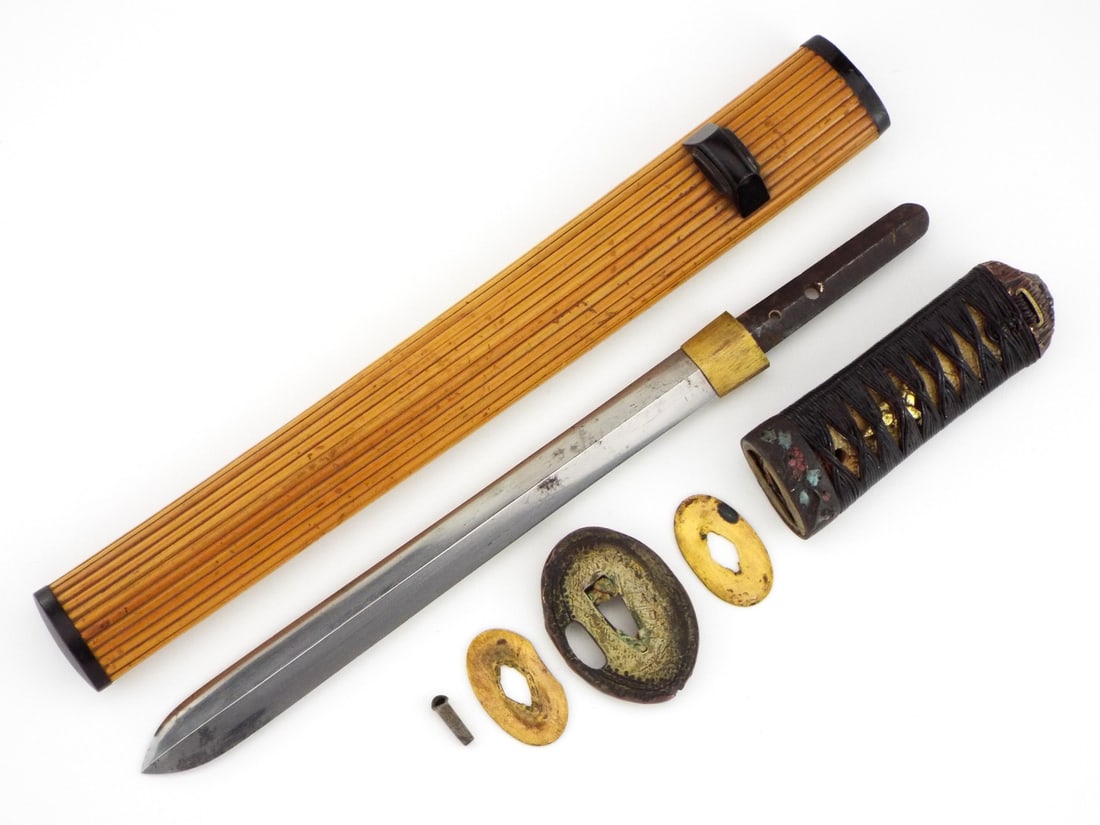 SCARCE Double Edged Ken Tsurugi Tanto with Rare Mounts: Ken blades, also known as tsurugi were one of ancient Japan's first style swords and regularly used until around 700 A.D. Past that time period they were made pretty much by special order and were pri
