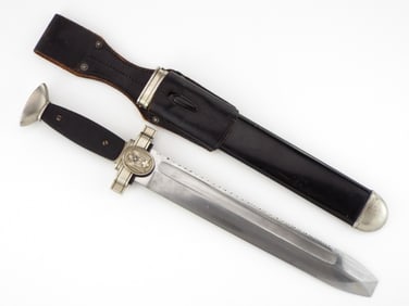 Near MINT German WWII Red Cross Hewer with Frog by GES. GESCHUTZ