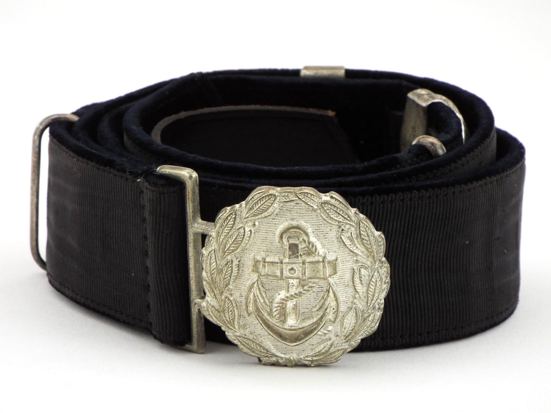 Minty German WWII Kriegsmarine Officers Belt and Buckle: Minty German WWII Kriegsmarine Officers Belt and Buckle