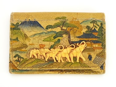 1920s Japanese Purse with FINE Carvings