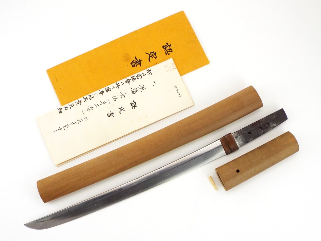 Japanese Samurai Wakizashi Sue Mihara Koto Muromachi PAPERED NBTHK: Japanese Samurai Wakizashi Sue Mihara Koto Muromachi PAPERED NBTHK Full Length 21.5 Inches Blade Length 15 Inches