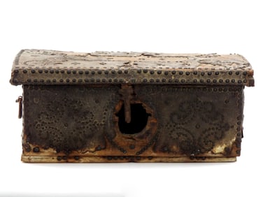 Rare 18th. C. American Revolutionary War era Leather Covered Trunk