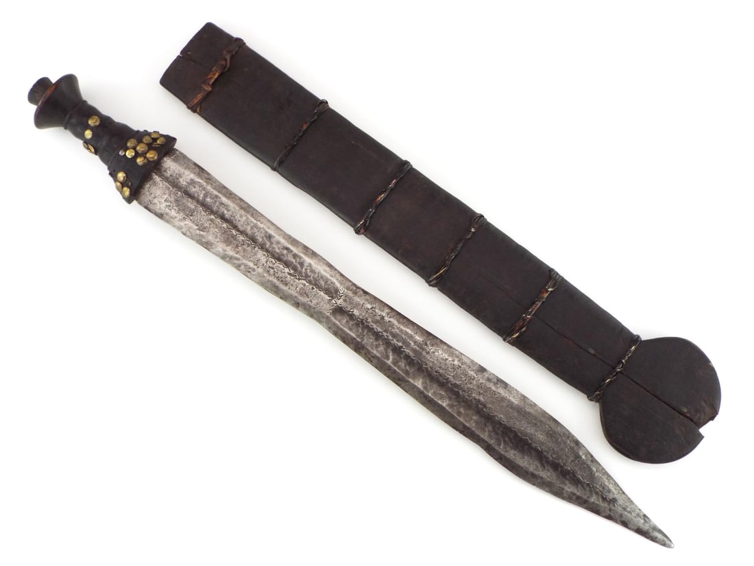 Good Antique African Tribal Battle Sword (1 of 14)